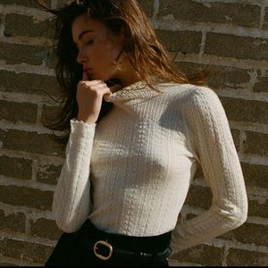 Minou Turtleneck in Dogwood